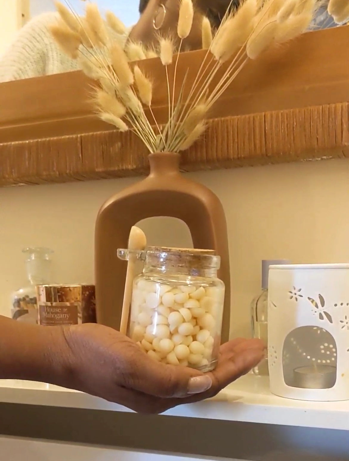 Agarwood Musk Wax Pebbles – Luxury Soy Wax Melts Natural Home Fragrance